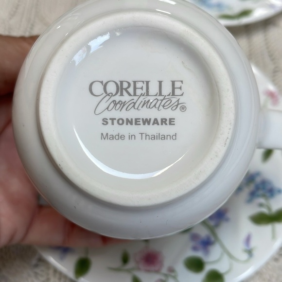 Corelle Floral Tea Coffee Cup and Saucer Set. 3 cups 4 saucers. Stoneware cups - Picture 4 of 8
